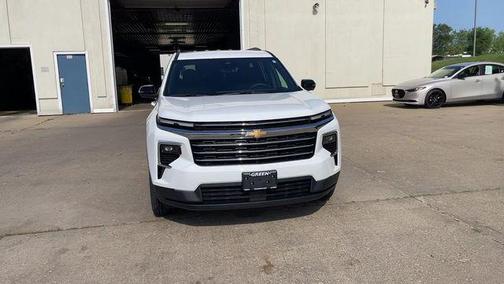 Summit White 2026 Chevrolet Traverse LT