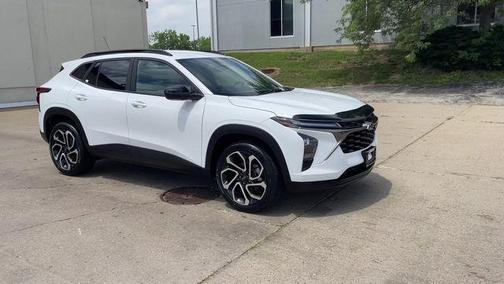 Summit White 2025 Chevrolet Trax 2RS