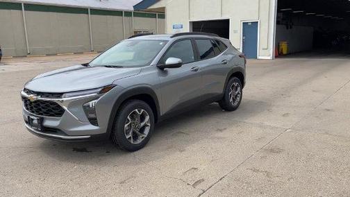 Sterling Gray Metallic 2026 Chevrolet Trax LT