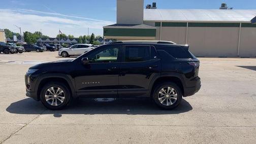Mosaic Black Metallic 2025 Chevrolet Equinox LT