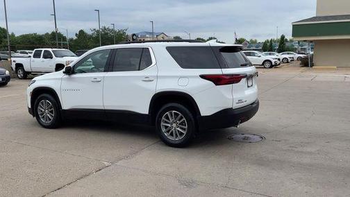 2022 Chevrolet Traverse LT Cloth