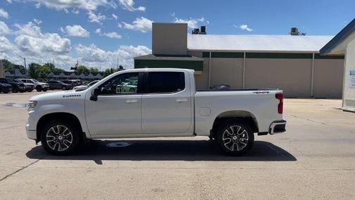 Summit White 2022 Chevrolet Silverado 1500 RST