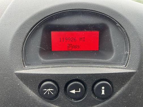 Ivory White 2005 Pontiac Grand Prix Base