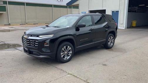 Mosaic Black Metallic 2026 Chevrolet Equinox LT