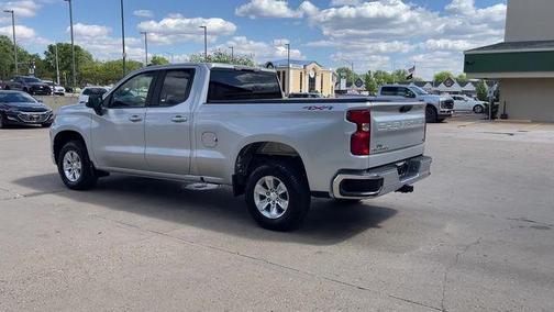 Silver Ice Metallic 2022 Chevrolet Silverado 1500 LT