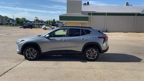 Sterling Gray Metallic 2024 Chevrolet Trax LT