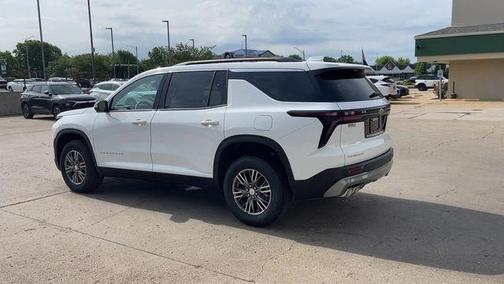 Summit White 2026 Chevrolet Traverse LT
