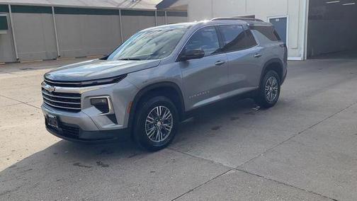 2024 Chevrolet Traverse LT