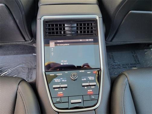 2022 Porsche Panamera Base
