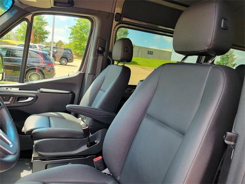 2023 Mercedes-Benz Sprinter 2500 Standard Roof