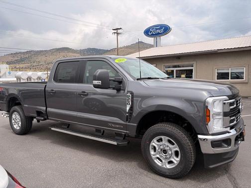 Carbonized Gray Metallic 2026 Ford F-250