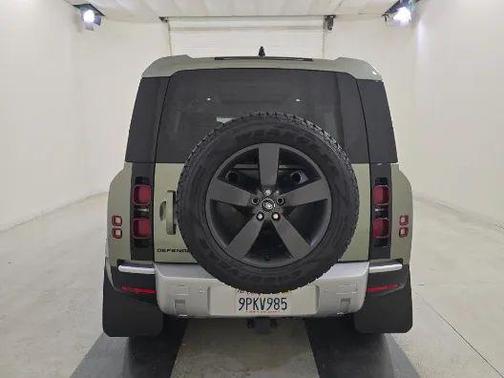2024 Land Rover Defender 110 P300