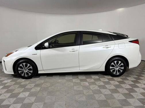 2020 Toyota Prius LE