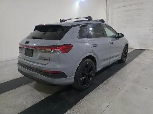 2022 Audi e-tron Premium Plus