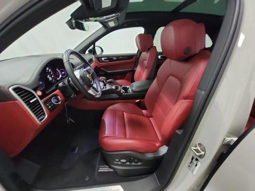 2022 Porsche Cayenne Cayenne E-Hybrid Platinum Edition