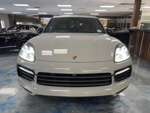 2022 Porsche Cayenne Cayenne E-Hybrid Platinum Edition