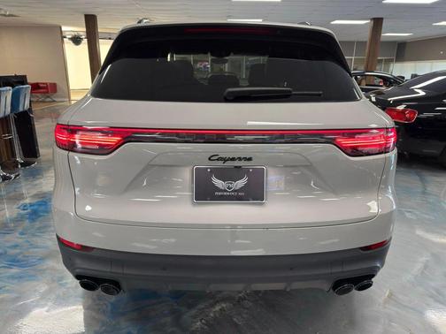 2022 Porsche Cayenne Cayenne E-Hybrid Platinum Edition