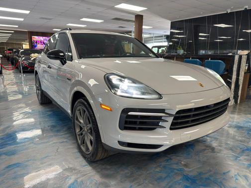 2022 Porsche Cayenne Cayenne E-Hybrid Platinum Edition