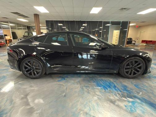 2021 Tesla Model S Plaid