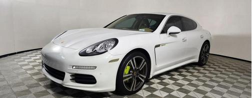 2015 Porsche Panamera 4