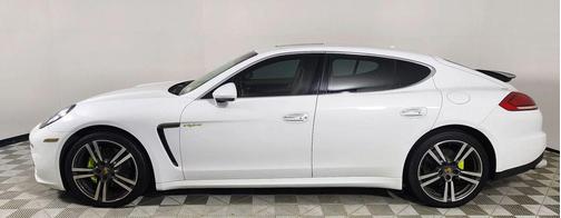 2015 Porsche Panamera 4
