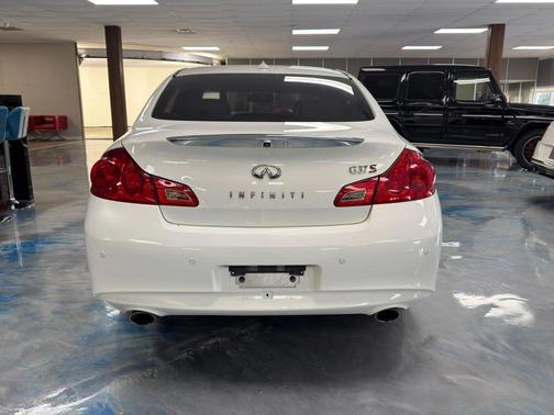 2011 INFINITI G37 Journey