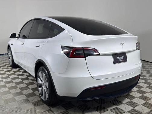 2023 Tesla Model Y Long Range Dual Motor All-Wheel Drive