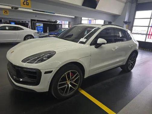 2022 Porsche Macan S