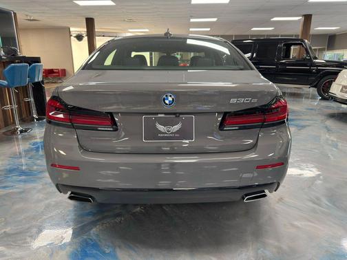 2022 BMW 530e Base