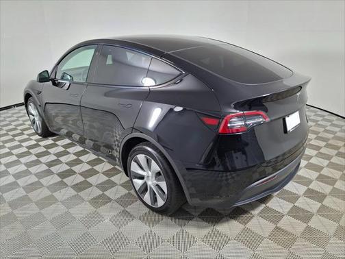 2022 Tesla Model Y Long Range Dual Motor All-Wheel Drive