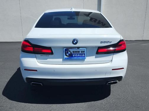 Alpine White 2023 BMW 530e 530e