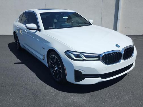 Alpine White 2023 BMW 530e 530e