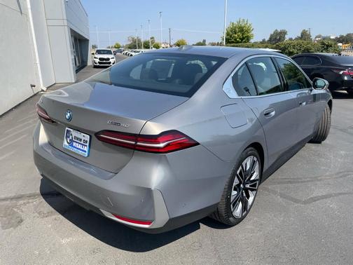 2026 BMW i5 eDrive40