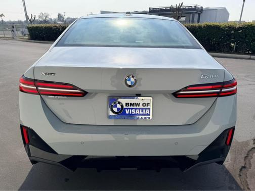 2026 BMW 530 i xDrive