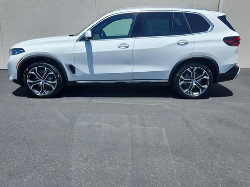 Alpine White 2026 BMW X5 sDrive40i