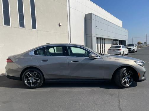 2026 BMW i5 eDrive40