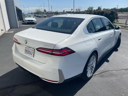 2024 BMW 530 i