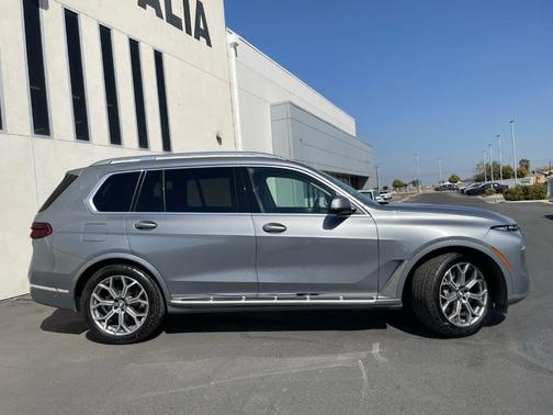 2024 BMW X7 xDrive40i