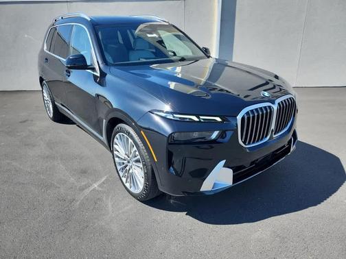 Black Sapphire Metallic 2027 BMW X7 xDrive40i