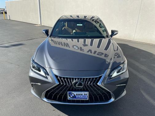 2025 Lexus ES 300h Base