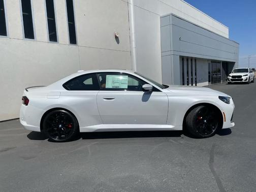 2025 BMW 230 i xDrive