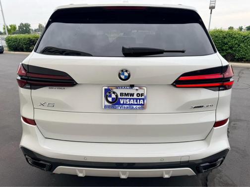 Mineral White Metallic 2026 BMW X5 xDrive40i