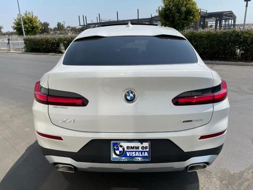 2025 BMW X4 xDrive30i