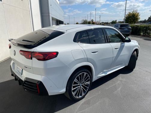2025 BMW X2 xDrive28i