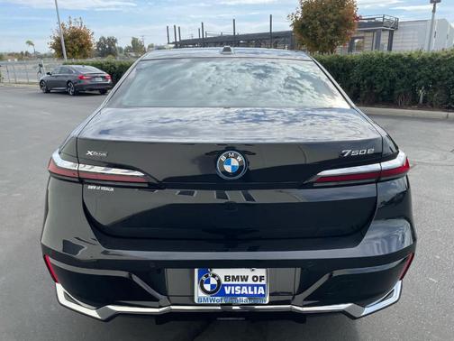 2026 BMW 750e xDrive