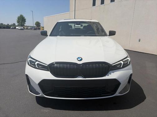 Alpine White 2026 BMW 330 i NA