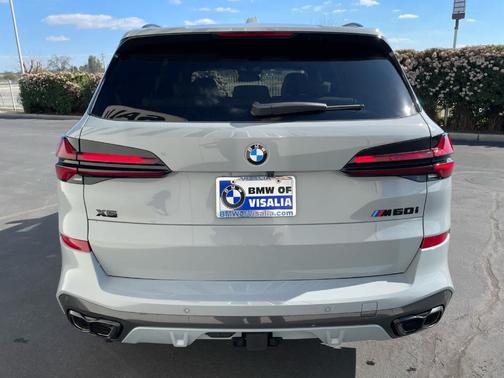 2025 BMW X5 M60i