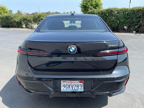 2023 BMW 740 i