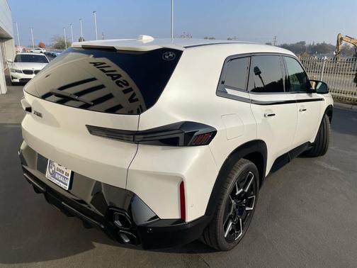 2025 BMW XM Base