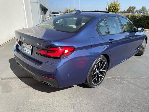 2022 BMW 530e 530e